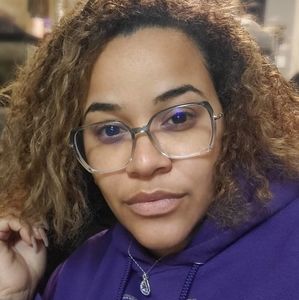 Meet your Posher, Domonique